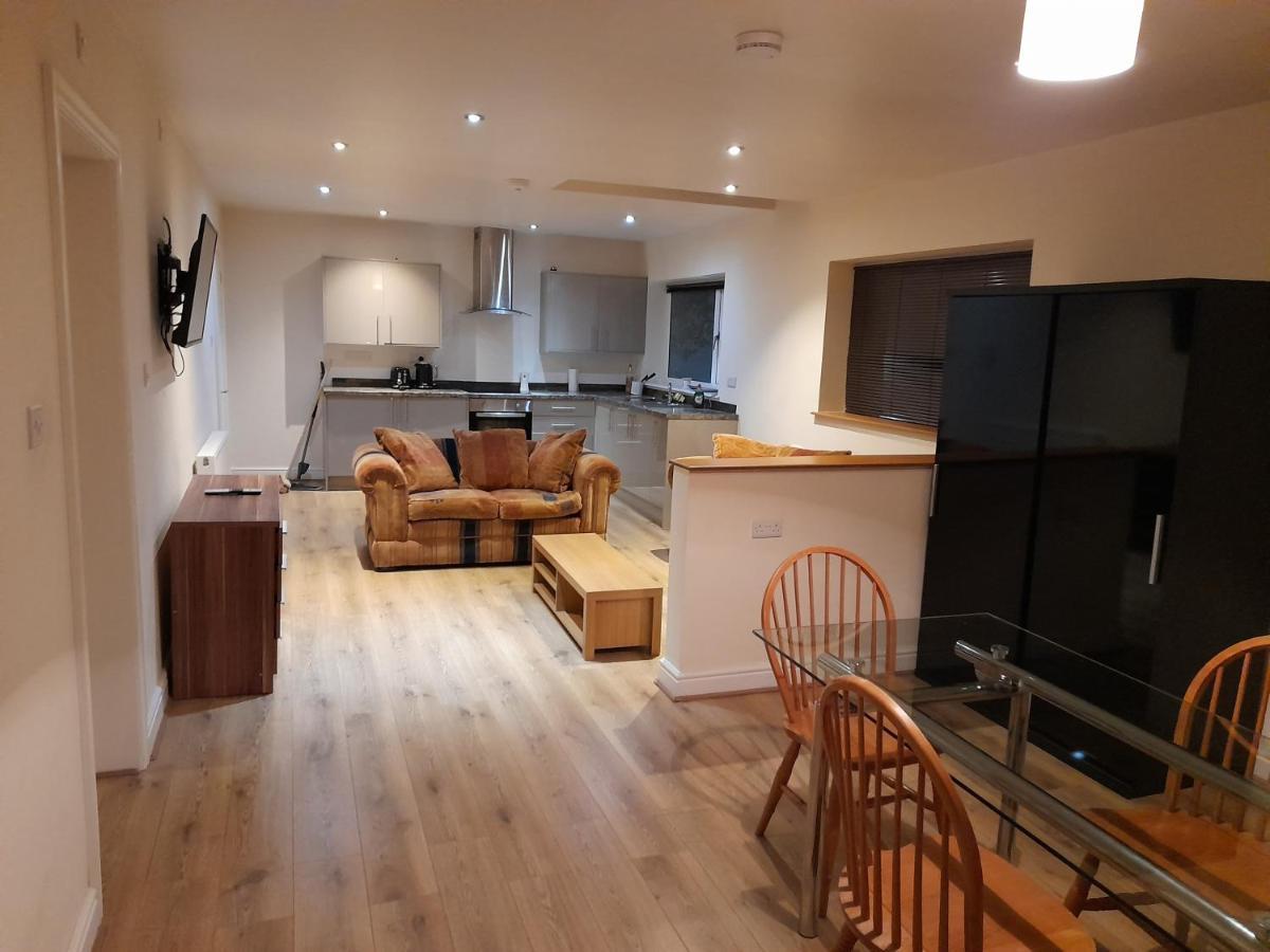 Queens One Urmston Room photo